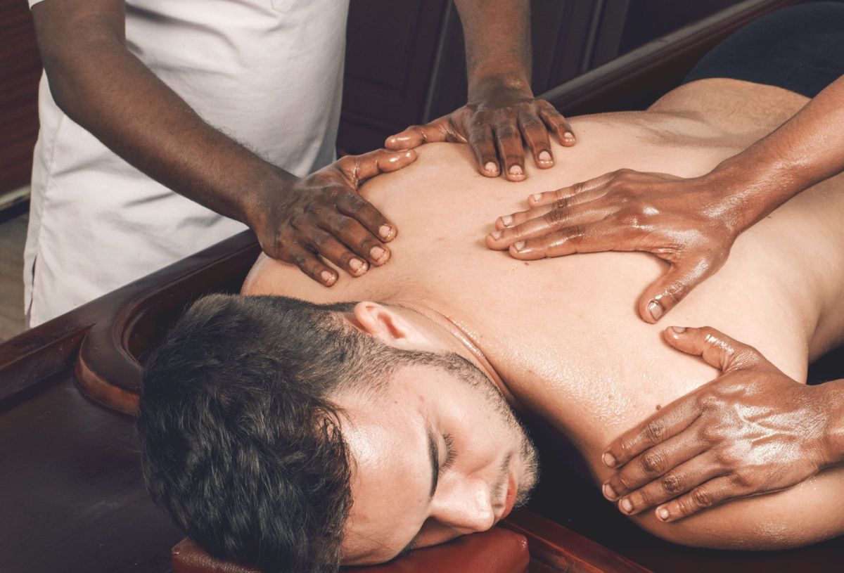 Invigorating Back Massage + Steam